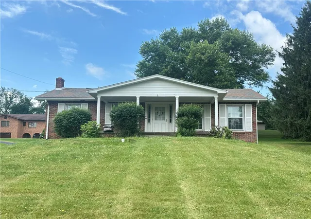 Photo 3 of Single family home for sale at 129 Campmeeting Rd, Findlay Twp, PA 15026 | MLS# 1769236 | Listing updated on 2026-09-06