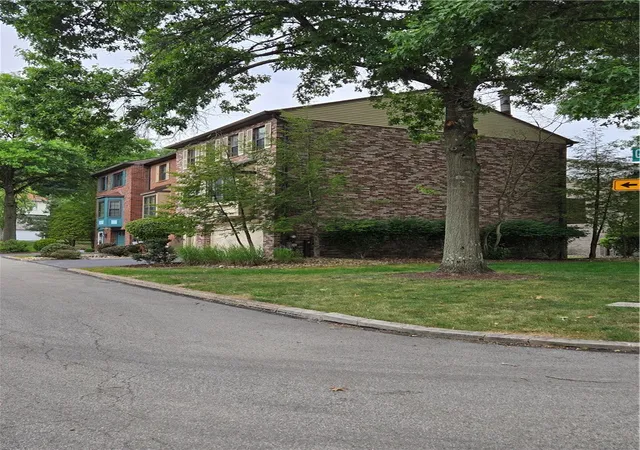 Photo 3 of Condo for sale at 454 Gleneagle Ct, Monroeville, PA 15146 | MLS# 1769256 | Listing updated on 2026-10-12