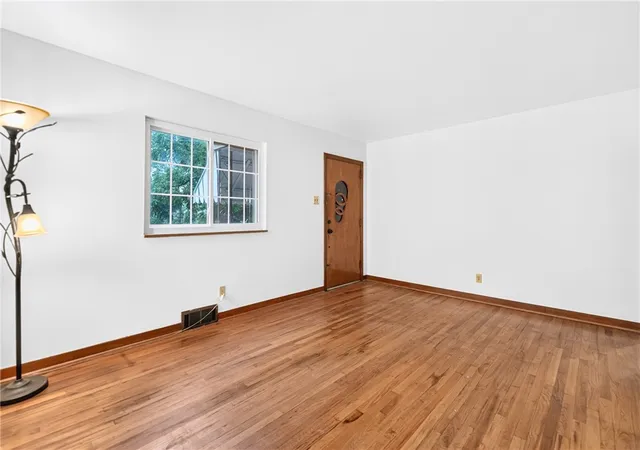 Photo 3 of Single family home for sale at 223 Montana St, Observatory Hill, PA 15214 | MLS# 1769019 | Listing updated on 2026-09-17