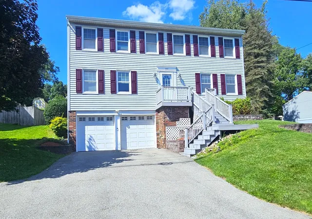 Photo 1 of Single family home for sale at 1443 E Beau St, South Strabane, PA 15301 | MLS# 1769277 | Listing updated on 2026-09-13