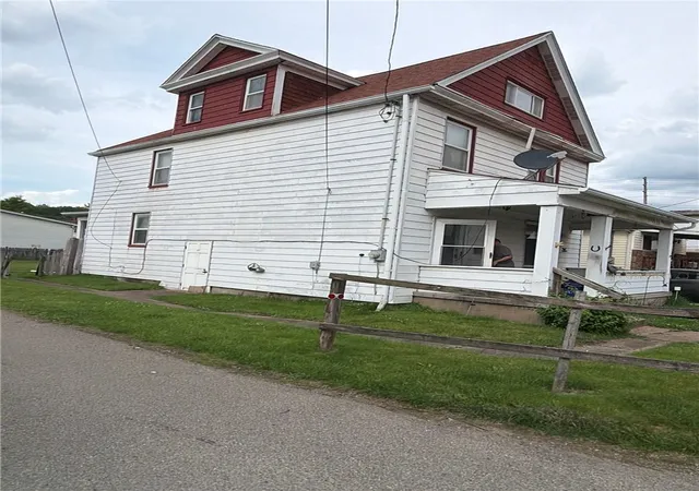 Photo 3 of Single family home for sale at 910 Lincoln Ave, Cheswick, PA 15024 | MLS# 1769284 | Listing updated on 2026-09-10