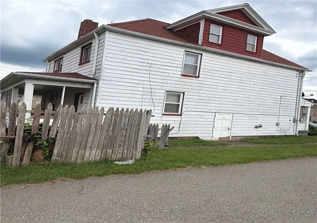 Photo 3 of Single family home for sale at 910 Lincoln Ave, Cheswick, PA 15024 | MLS# 1769284 | Listing updated on 2026-09-24