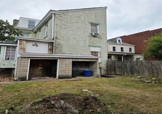 Photo 3 of Single family home for sale at 617 Edmond St, Bloomfield, PA 15224 | MLS# 1769280 | Listing updated on 2026-09-13