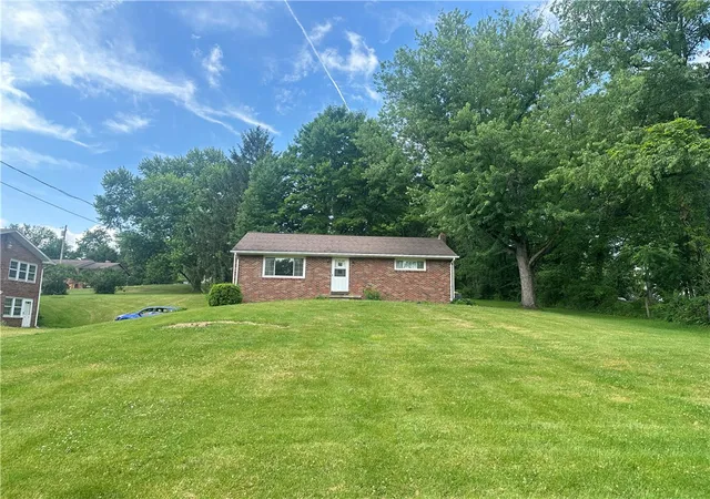 Photo 2 of Single family home for sale at 131 Campmeeting Rd, Findlay Twp, PA 15026 | MLS# 1769325 | Listing updated on 2026-09-06