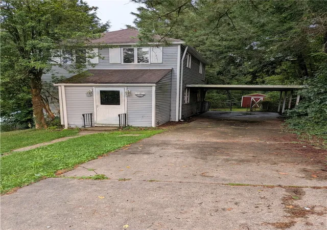 Photo 1 of Single family home for sale at 733 East Dr, Clairton, PA 15025 | MLS# 1769370 | Listing updated on 2026-09-03