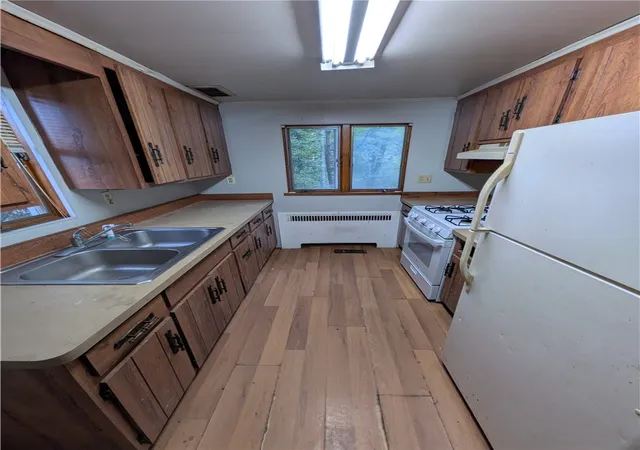 Photo 4 of Single family home for sale at 733 East Dr, Clairton, PA 15025 | MLS# 1769370 | Listing updated on 2026-10-06
