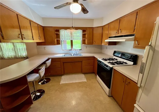 Photo 2 of Single family home for sale at 305 Mcclelland Rd, North Strabane, PA 15317 | MLS# 1769093 | Listing updated on 2026-09-14