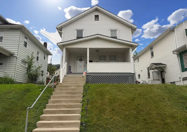 Photo 1 of Single family home for sale at 718 7th Avenue, Coraopolis, PA 15108 | MLS# 1769406 | Listing updated on 2026-10-21