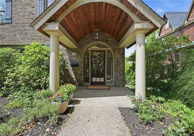 Photo 2 of Sale Pending at 140 Woodhaven Dr, Mt Lebanon, PA 15228 | MLS# 1768634 | Listing updated on 2026-09-11
