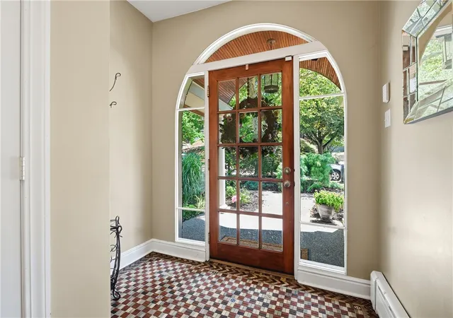 Photo 3 of Sale Pending at 140 Woodhaven Dr, Mt Lebanon, PA 15228 | MLS# 1768634 | Listing updated on 2026-09-11