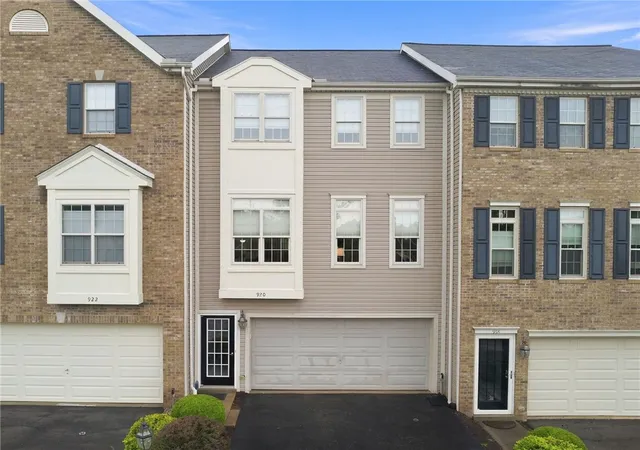 Photo 1 of Sale Pending at 920 Royal Ct, Canonsburg, PA 15317 | MLS# 1769416 | Listing updated on 2026-10-02