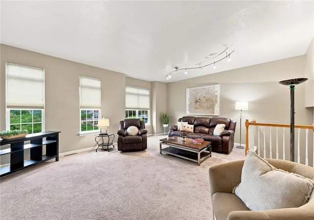 Photo 3 of Sale Pending at 920 Royal Ct, Canonsburg, PA 15317 | MLS# 1769416 | Listing updated on 2026-10-02