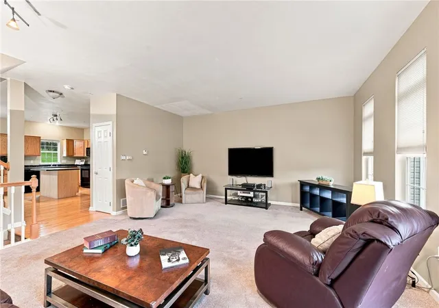 Photo 3 of Sale Pending at 920 Royal Ct, Canonsburg, PA 15317 | MLS# 1769416 | Listing updated on 2026-10-02