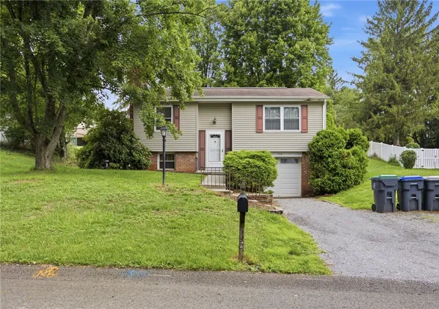 Photo 1 of Single family home for sale at 592 Jane St, Cranberry Twp, PA 16066 | MLS# 1769295 | Listing updated on 2026-09-23