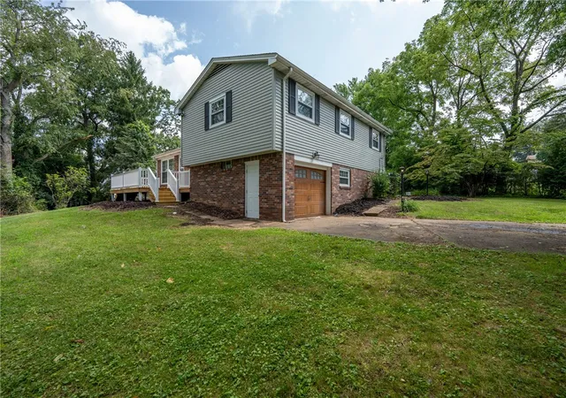 Photo 3 of Single family home for sale at 297 Gravel Hl Rd, Unity Twp, PA 15650 | MLS# 1769276 | Listing updated on 2026-09-02