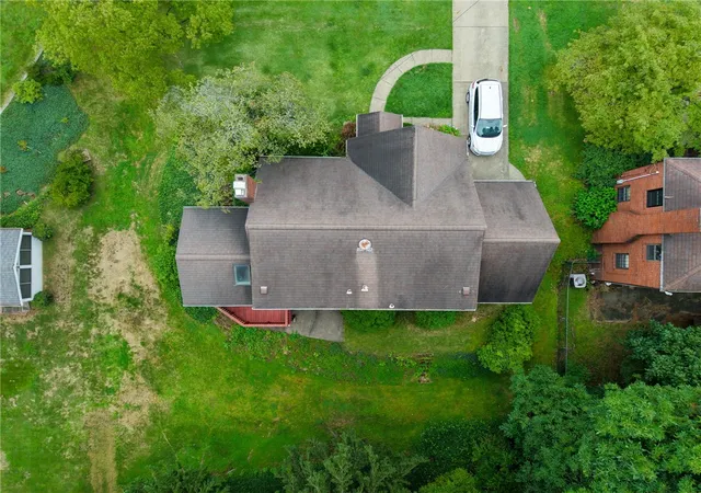 Photo 2 of Single family home for sale at 209 Glenview Dr, New Kensington, PA 15068 | MLS# 1769244 | Listing updated on 2026-09-16
