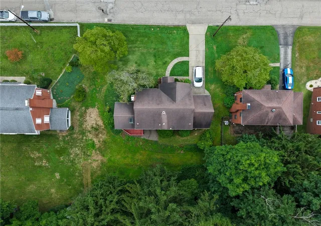 Photo 3 of Single family home for sale at 209 Glenview Dr, New Kensington, PA 15068 | MLS# 1769244 | Listing updated on 2026-09-16