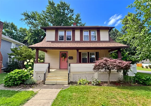 Photo 1 of Single family home for sale at 610 Spring St, Grove City Boro, PA 16127 | MLS# 1769436 | Listing updated on 2026-09-01