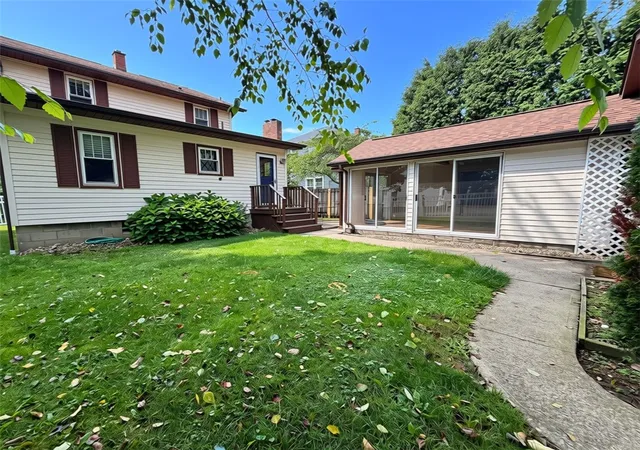 Photo 4 of Single family home for sale at 610 Spring St, Grove City Boro, PA 16127 | MLS# 1769436 | Listing updated on 2026-09-01