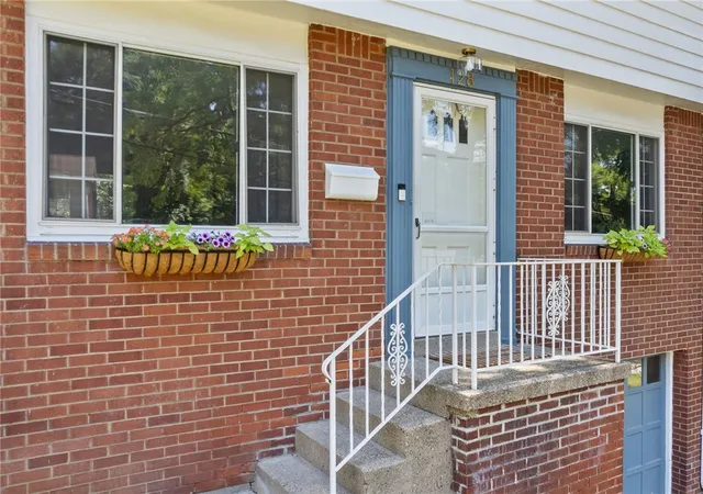 Photo 4 of Single family home for sale at 128 Le Grande Dr, Forest Hills Boro, PA 15221 | MLS# 1769086 | Listing updated on 2026-09-10