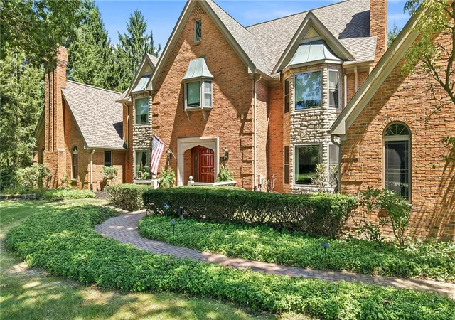 Photo 2 of Single family home for sale at 756 Audubon Dr, Hermitage, PA 16148 | MLS# 1768959 | Listing updated on 2026-09-24