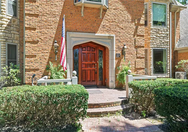 Photo 3 of Single family home for sale at 756 Audubon Dr, Hermitage, PA 16148 | MLS# 1768959 | Listing updated on 2026-09-24