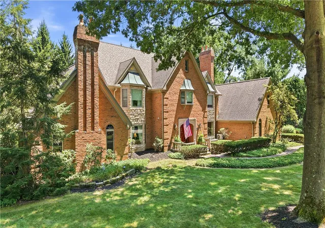 Photo 4 of Single family home for sale at 756 Audubon Dr, Hermitage, PA 16148 | MLS# 1768959 | Listing updated on 2026-09-24