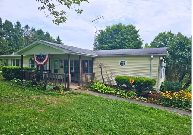 Photo 1 of Sale Pending at 673 Pulaski Mercer Rd, E Lackawannock Twp, PA 16137 | MLS# 1769423 | Listing updated on 2026-09-10