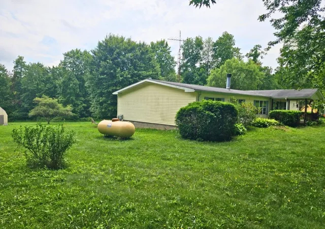 Photo 3 of Sale Pending at 673 Pulaski Mercer Rd, E Lackawannock Twp, PA 16137 | MLS# 1769423 | Listing updated on 2026-09-10