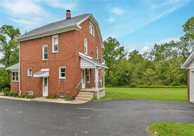 Photo 3 of Single family home for sale at 26 Overlook Ln, Bessemer, PA 16112 | MLS# 1769458 | Listing updated on 2026-09-09