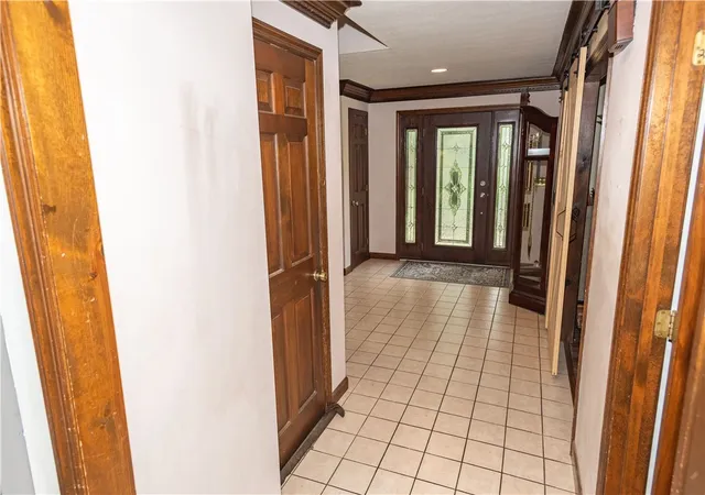 Photo 4 of Single family home for sale at 302 High Oaks Ct, Mc Candless, PA 15090 | MLS# 1769359 | Listing updated on 2026-09-12