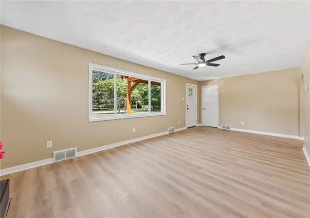 Photo 4 of Single family home for sale at 4533 Ridgeview Dr, Hempfield Twp, PA 15601 | MLS# 1769464 | Listing updated on 2026-09-18