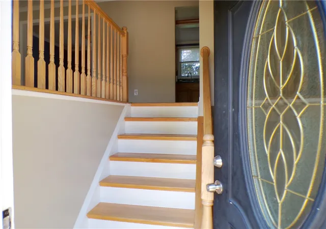 Photo 2 of Single family home for sale at 118 Whitney Dr, Cranberry Twp, PA 16066 | MLS# 1769465 | Listing updated on 2026-10-07
