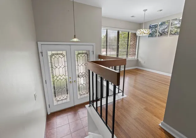 Photo 2 of Condo for sale at 876 Fairways Dr, Oakmont, PA 15139 | MLS# 1769471 | Listing updated on 2026-10-11