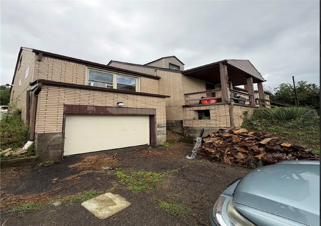 Photo 2 of Single family home for sale at 1319 Oakridge Rd, Mc Donald, PA 15057 | MLS# 1769100 | Listing updated on 2026-09-15