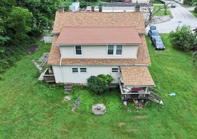 Photo 3 of Single family home for sale at 517 Moray Ln, Elizabeth Twp/boro, PA 15047 | MLS# 1769500 | Listing updated on 2026-09-09