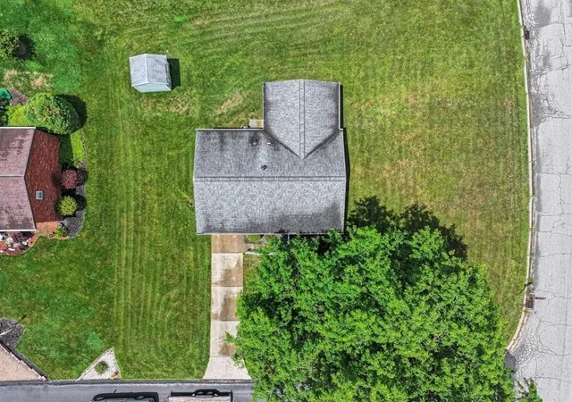Photo 3 of Single family home for sale at 517 Moray Ln, Elizabeth Twp/boro, PA 15047 | MLS# 1769500 | Listing updated on 2026-09-09