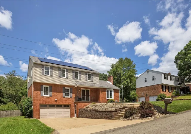 Photo 2 of Single family home for sale at 1509 Tamarack Dr, Shaler, PA 15101 | MLS# 1769253 | Listing updated on 2026-10-03