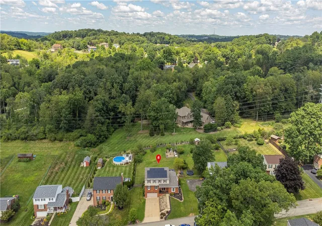Photo 3 of Single family home for sale at 1509 Tamarack Dr, Shaler, PA 15101 | MLS# 1769253 | Listing updated on 2026-10-03