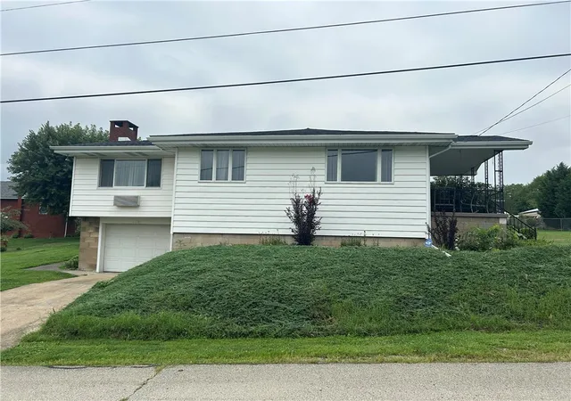 Single family home for sale at 1416 Hawthorne St, Connellsville, PA 15425 | MLS# 1769476