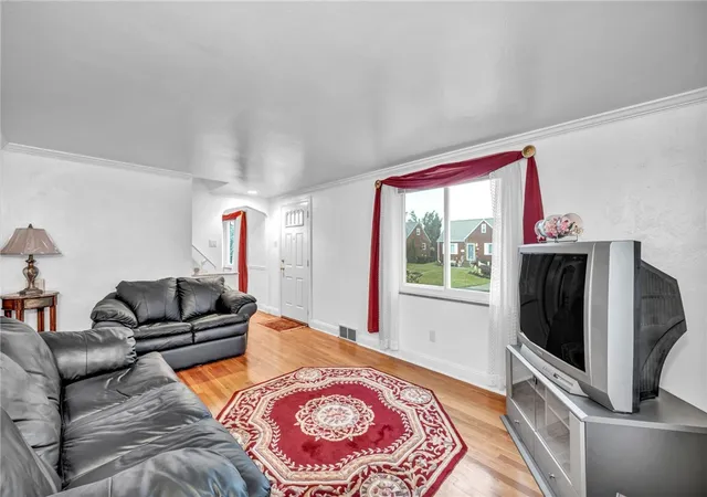 Photo 2 of Single family home for sale at 644 Somerville Dr, Scott Twp, PA 15243 | MLS# 1769521 | Listing updated on 2026-09-13