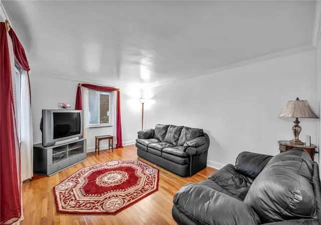 Photo 3 of Single family home for sale at 644 Somerville Dr, Scott Twp, PA 15243 | MLS# 1769521 | Listing updated on 2026-09-13