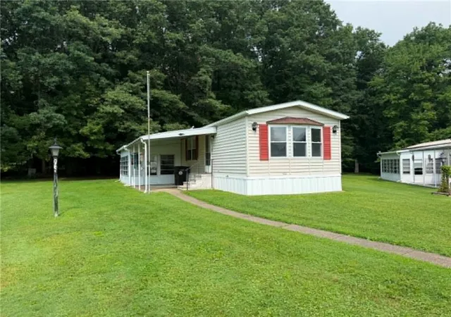Photo 1 of Manufactured home for sale at 1529 Lee Ln, Grove City Boro, PA 16127 | MLS# 1769522 | Listing updated on 2026-09-04