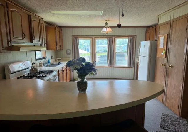 Photo 4 of Manufactured home for sale at 1529 Lee Ln, Grove City Boro, PA 16127 | MLS# 1769522 | Listing updated on 2026-10-01