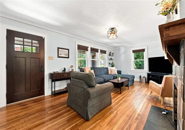 Photo 3 of Single family home for sale at 356 Bracken Ave, Brentwood, PA 15227 | MLS# 1769145 | Listing updated on 2026-09-14