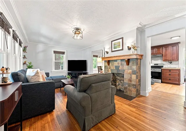 Photo 4 of Single family home for sale at 356 Bracken Ave, Brentwood, PA 15227 | MLS# 1769145 | Listing updated on 2026-09-14