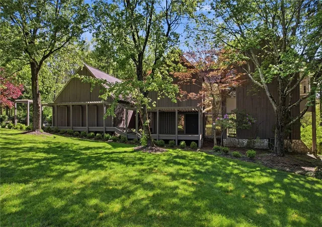 Photo 2 of Sale Pending at 950 Blackburn Rd, Sewickley Heights, PA 15143 | MLS# 1769584 | Listing updated on 2026-09-27