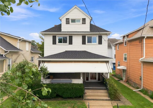 Single family home for sale at 402 Franklin Ave, Vandergrift, PA 15690 | MLS# 1769446