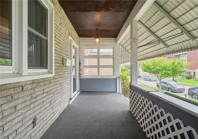 Photo 3 of Single family home for sale at 402 Franklin Ave, Vandergrift, PA 15690 | MLS# 1769446 | Listing updated on 2026-10-01