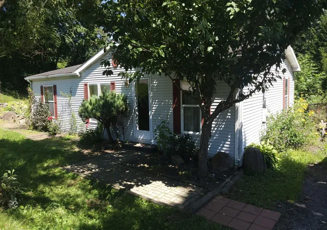Photo 1 of Manufactured home for sale at 34 1st Street, Ellwood City, PA 16117 | MLS# 1769641 | Listing updated on 2026-09-03